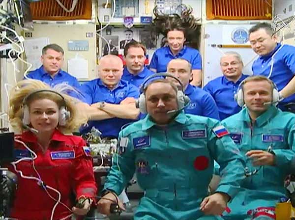 Cosmonauts Prepare Soyuz for Return to Earth_621e8ddba4d02.jpeg