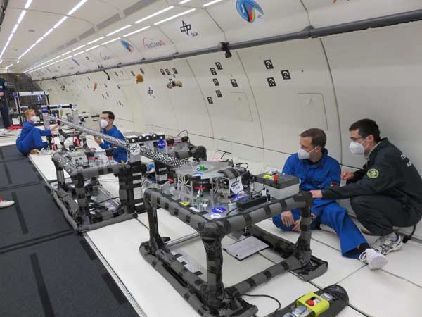 DLR Parabolic Flight Experiments for Unfolding in Weightlessness_621e8db8baba6.jpeg