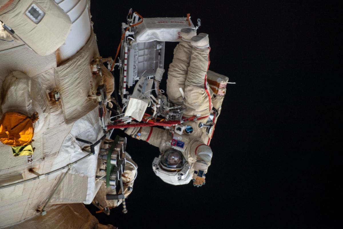 Watch 2 Russian Cosmonauts Spacewalk Outside The International Space