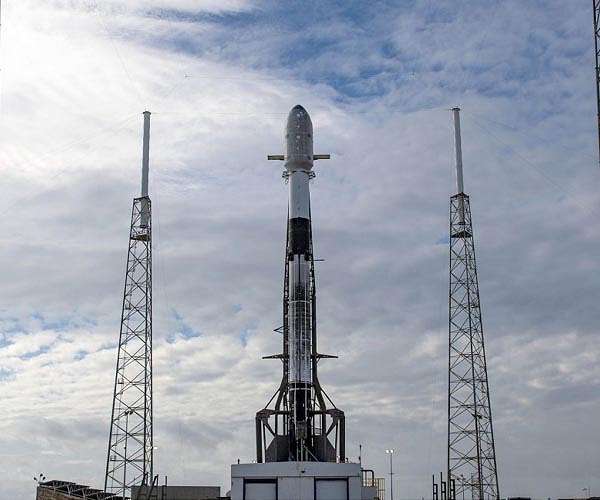 SpaceX delays 32nd launch of year, putting off attempt at record for one more day_62daa214c15f9.jpeg