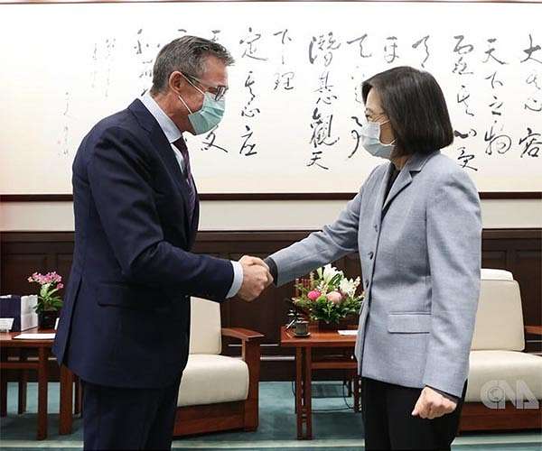 Ex-NATO chief says Europe ‘too naive’ on China’s Taiwan threats_63b6cca00075b.jpeg