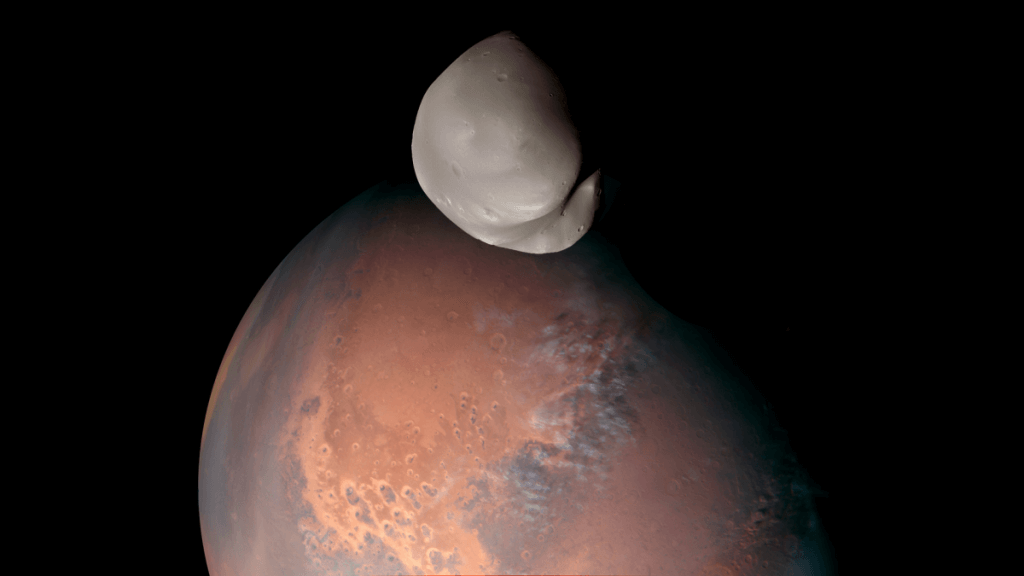 This is our 1st detailed look at Mars’ most mysterious moon Deimos (photos)_644744e69d2da.png