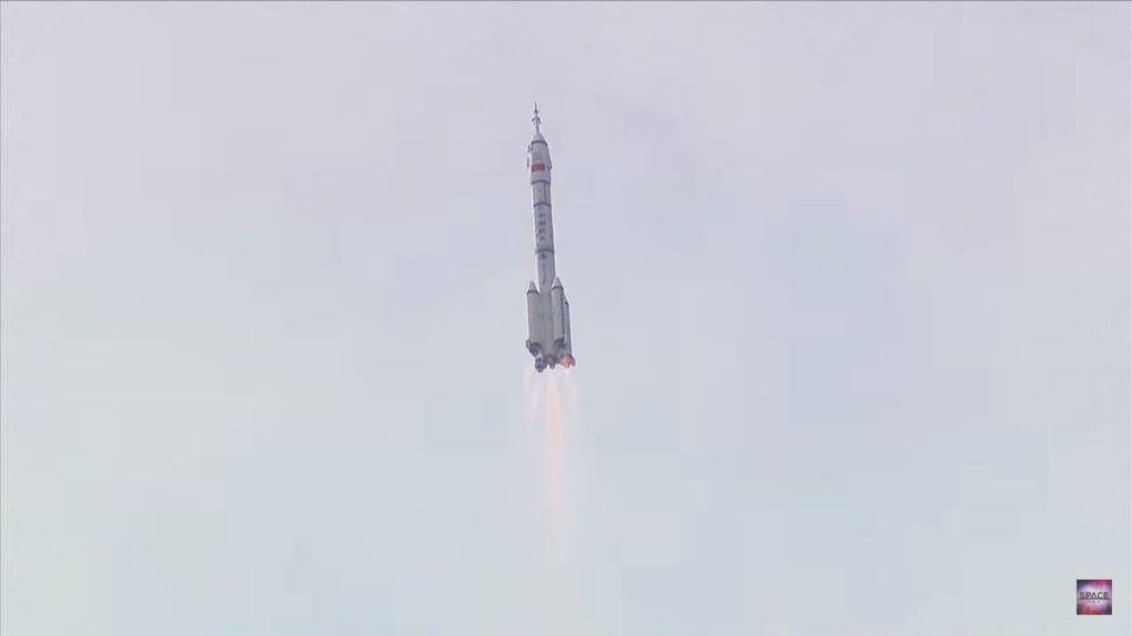 China launches 3 astronauts to Tiangong space station on Shenzhou 16 spacecraft (video)_6475fc009dabb.jpeg