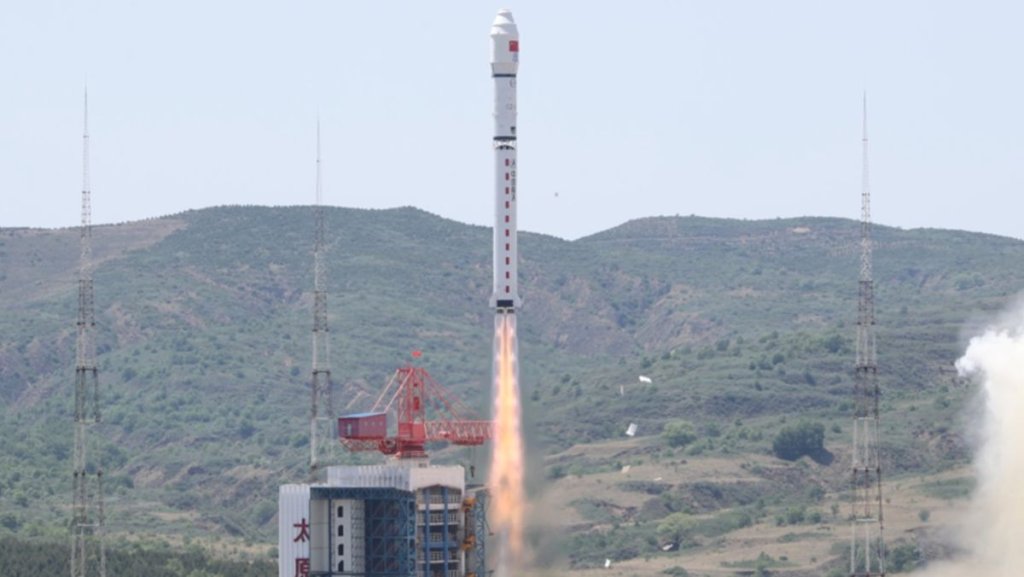 China launches national-record 41 satellites on single rocket (video)_648de6e82a4d4.jpeg