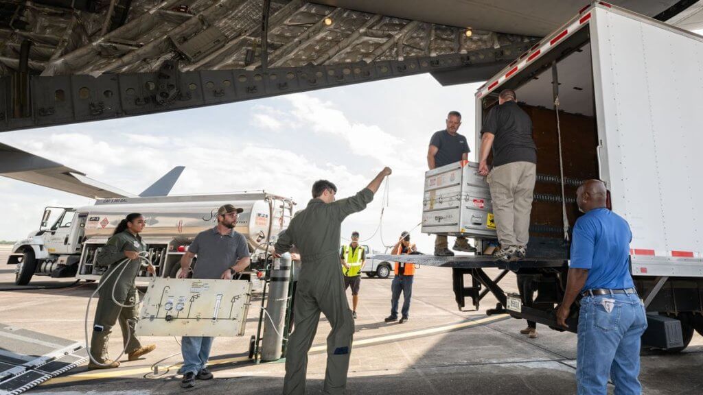 OSIRIS-REx’s asteroid sample lands in Houston (photos)_6512e70bb599d.jpeg