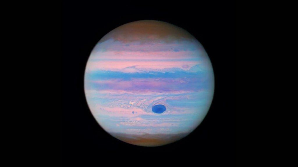 Jupiter’s Great Red Spot turns blue in new ultraviolet view from Hubble Telescope (photo)_6545772912c93.jpeg