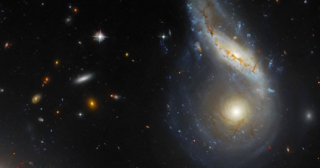 Hubble Snaps Alarming Pic of Two Galaxies Crashing Into Each Other_65a6f4ff47ac5.jpeg