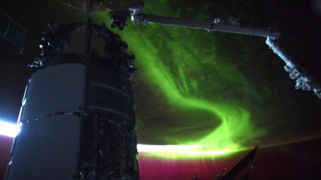 ISS astronauts witness ‘spectacular’ auroras from space (photos)_65dbaa9bcbca6.jpeg