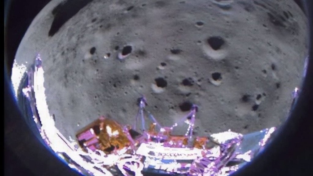 Moon landing photo captures U.S. spacecraft right after tipping_65e0f0b1c1d7b.jpeg