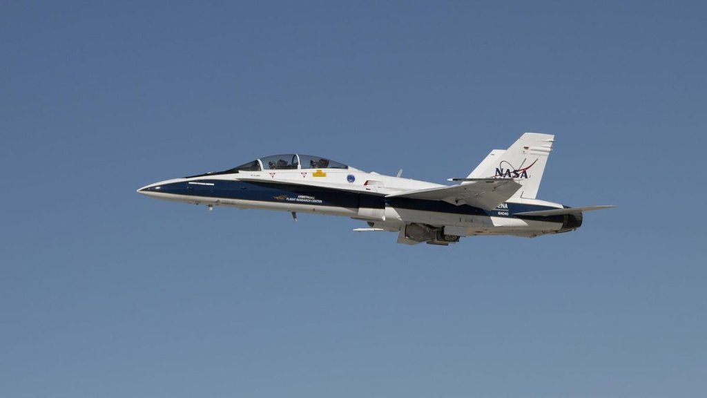 NASA is ‘learning to listen to the X-59’ by simulating sonic thumps with fighter jets (photos)_65c7e8591b71a.jpeg