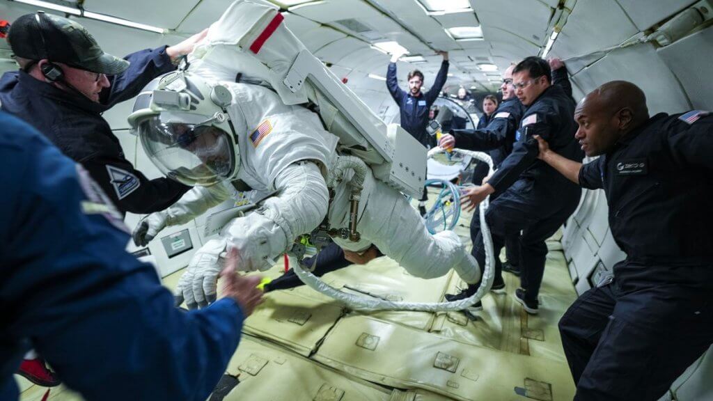 Collins backs out of ISS spacesuit contract with NASA_667f409290bd6.jpeg