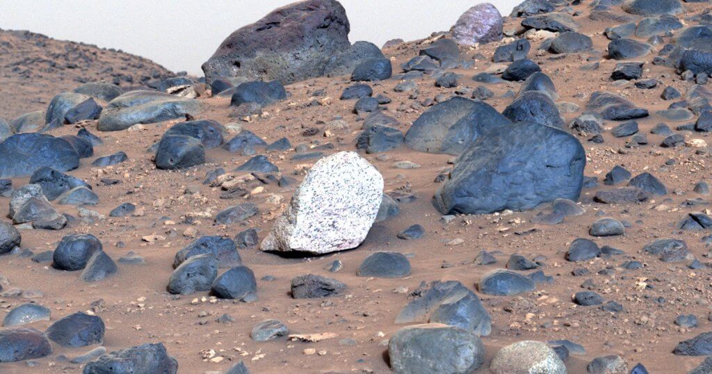 NASA Rover Discovers Strange Stones, Never Before Seen on Mars_6672f46619394.jpeg