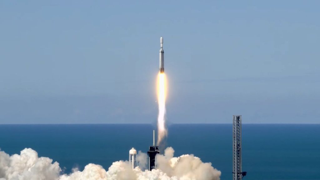 Powerful GOES-U weather satellite launches to orbit atop SpaceX Falcon Heavy rocket (video)_667b4116560a8.jpeg