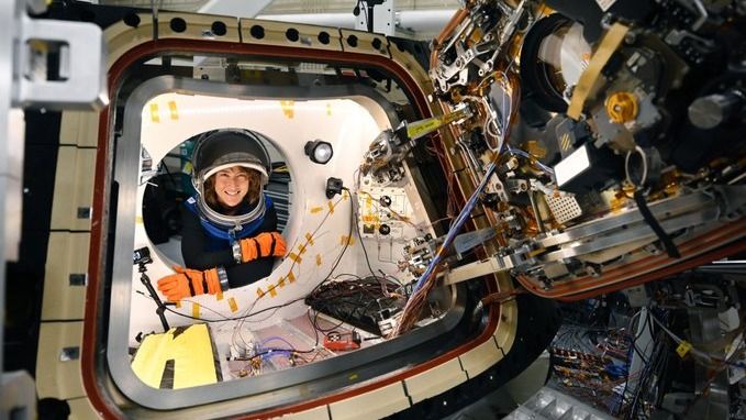 Artemis 2 astronauts train for emergencies with Orion spacecraft ahead of 2025 moon launch (photos)_671feaf2e7c43.jpeg