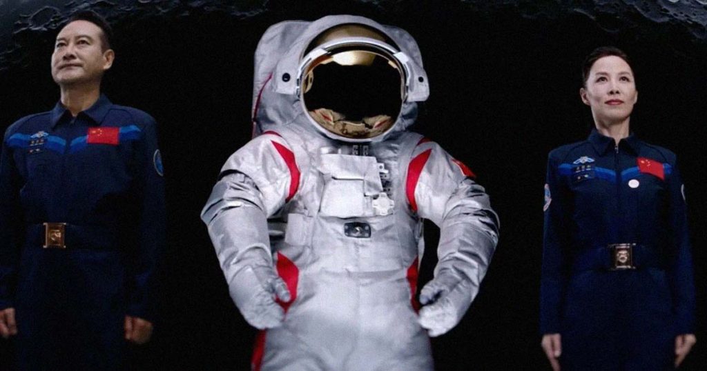 China Unveils Spacesuit for Upcoming Moon Landing_66fc1007c7226.jpeg