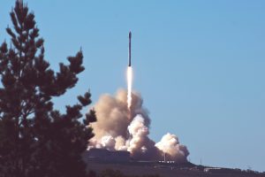 Newsom sides with Musk in dispute over SpaceX rocket launches_6717f59568d27.jpeg