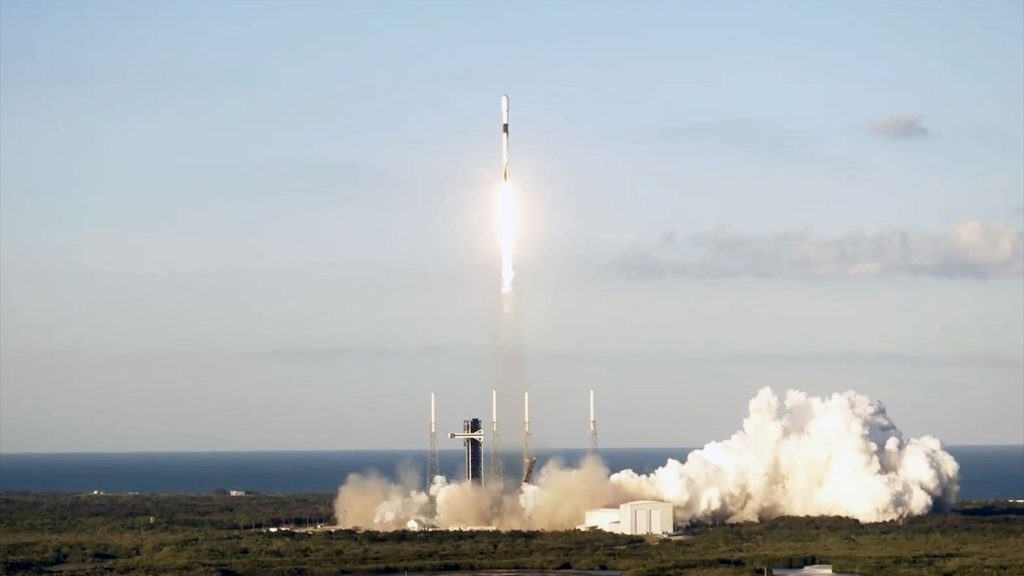 SpaceX launches 22 Starlink internet satellites from Florida_671daad58e68a.jpeg