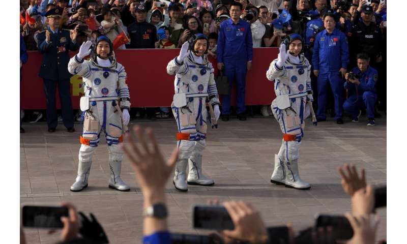 China space station crew returns to Earth after 6 months in space