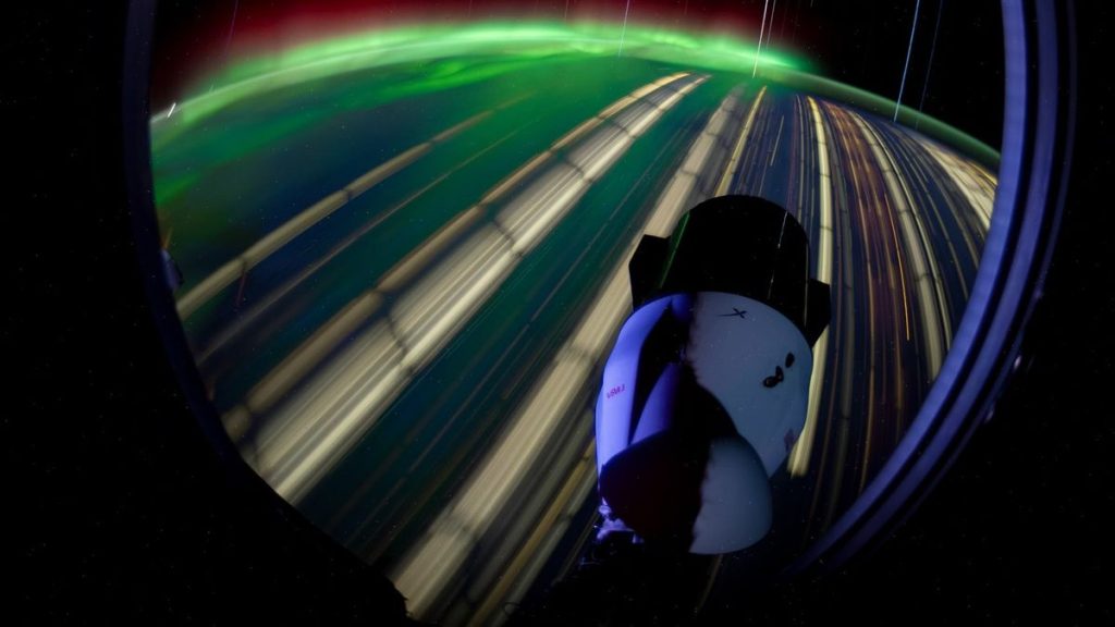 Green auroras and a SpaceX Dragon glow in new astronaut photos from the ISS_673cec454af2c.jpeg