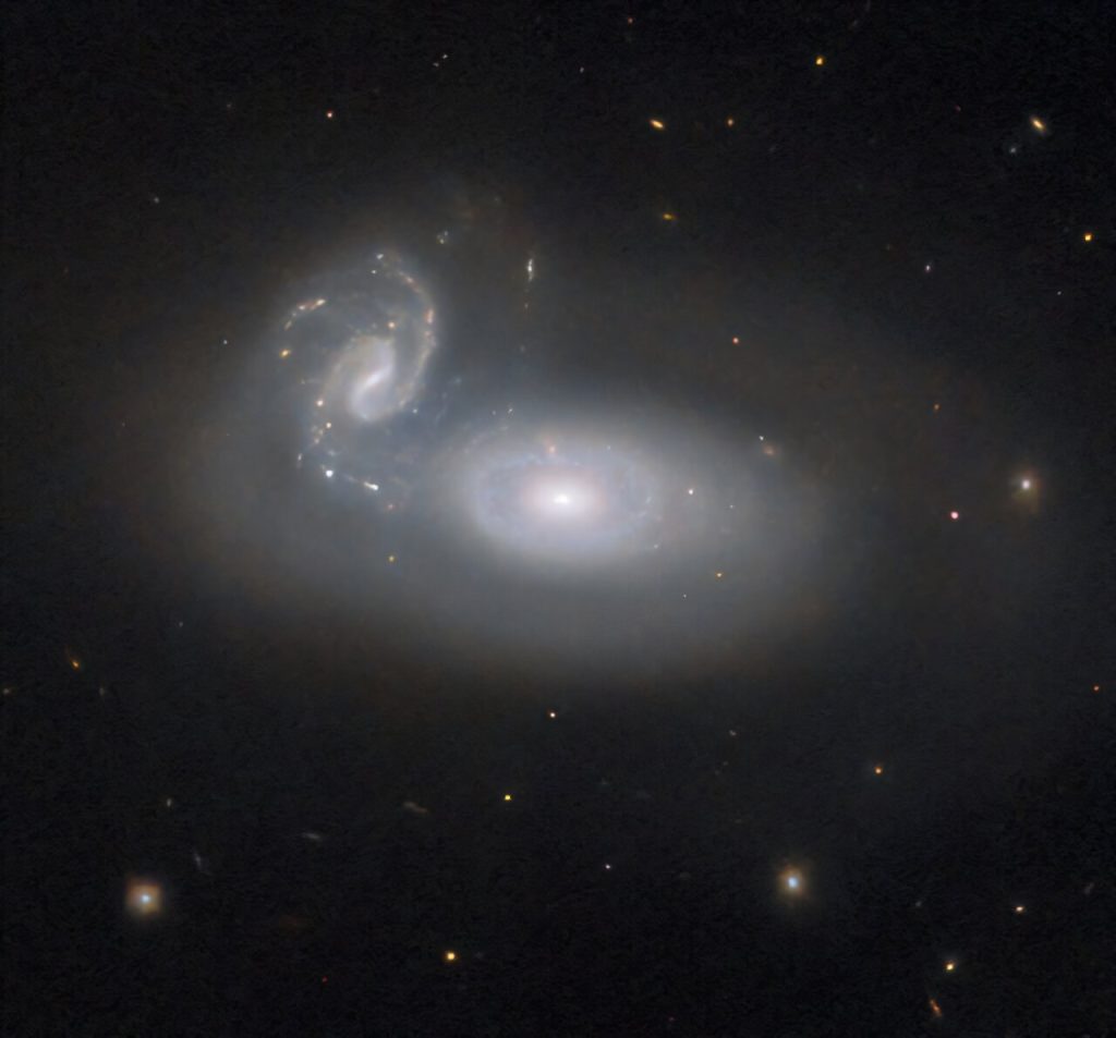 Hubble takes a look at tangled galaxies MCG+05-31-045_673b6a53d38e8.jpeg