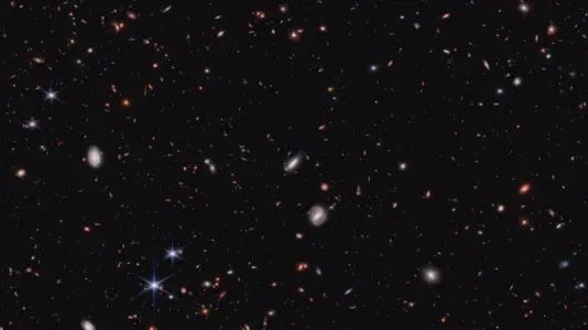 James Webb Space Telescope finds galaxies pointing toward a dark matter alternative_6733b173cc92c.jpeg