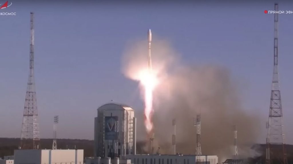 Russia sends 53 satellites to orbit on record-breaking launch (video)_672d6e453082e.jpeg