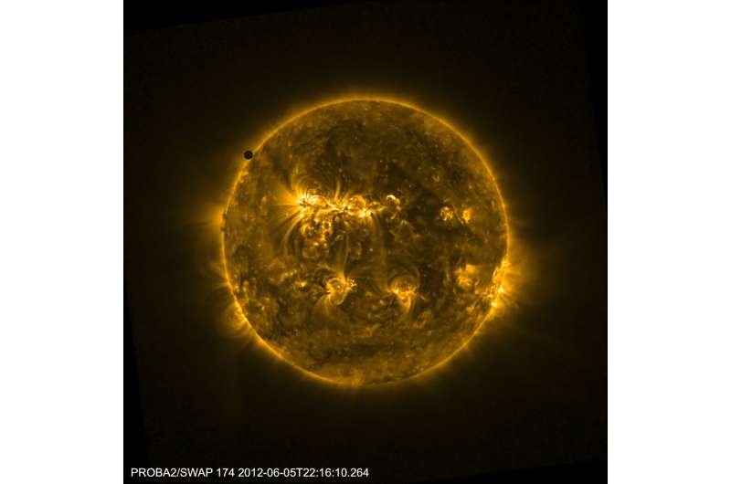 A rare Venus solar transit helps unravel exoplanet atmospheres