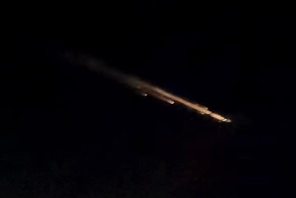 Chinese Satellite Burns Up Over New Orleans, Creating Fireballs in the Sky_676dae7314704.jpeg