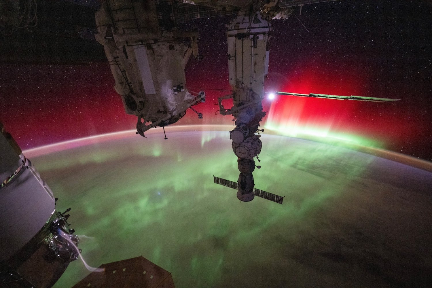 Here’s Where Americans Could See the Northern Lights on New Year’s Eve_677348d3bd9f6.jpeg