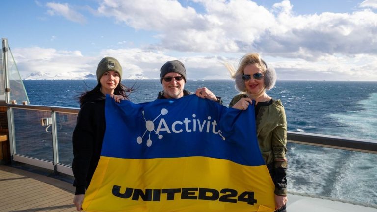 Space2Sea Antarctica: 2 Ukrainian soldiers fulfill 1st part of Antarctic dream_6786be29de201.jpeg