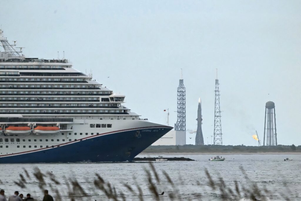 Bezos’s Blue Origin postpones rocket launch over weather_6911bd6f5c1c4.jpeg