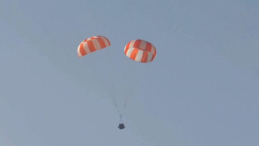 India tests parachutes for Gaganyaan astronaut capsule (video)_6913e7c6d33e5.jpeg