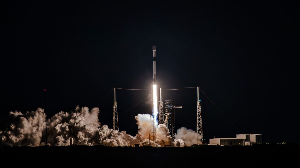 SpaceX launches 29 Starlink satellites to orbit from Florida (video)_69139374332fe.jpeg