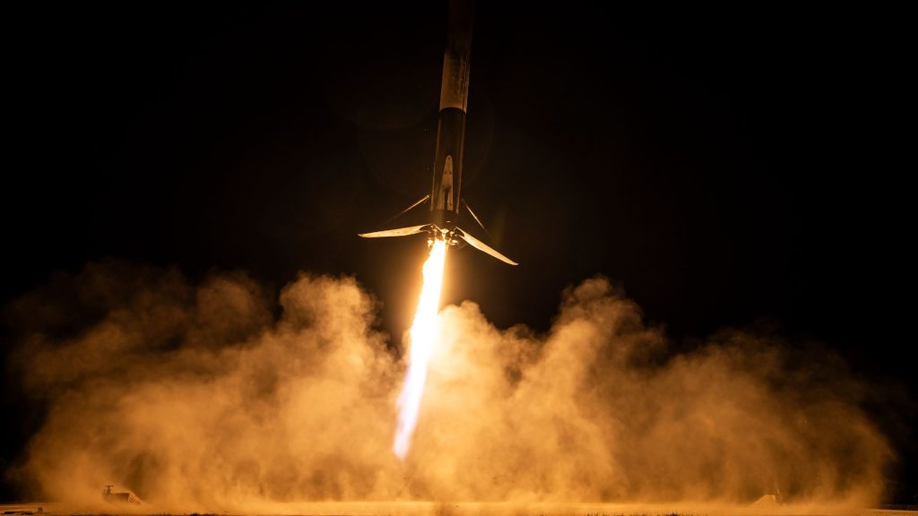 SpaceX’s fiery Falcon 9 comes in for a landing | Space photo of the day for Nov. 7, 2025_690ea1e46ce68.jpeg