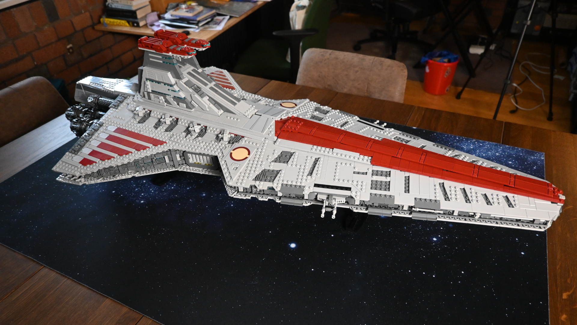 Image of the Lego Star Wars Venator-Class Republic Attack Cruiser.