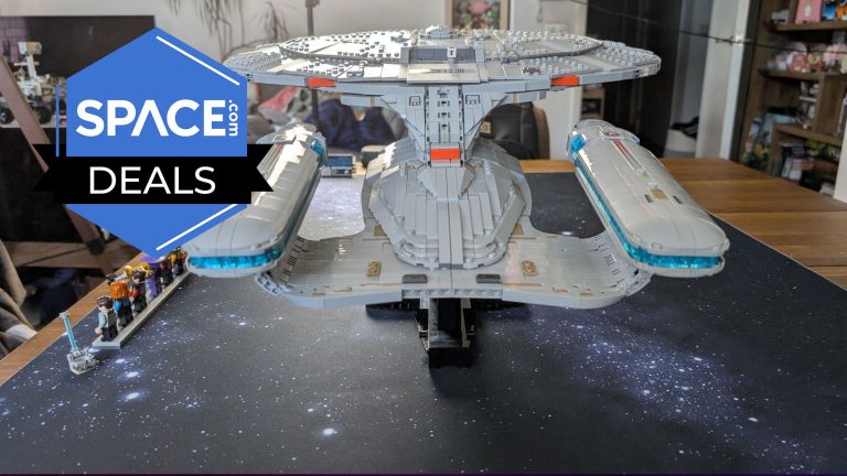 Lego has gone boldly where they have never gone before with their first-ever Star Trek set, and it’s back in stock with a free gift!_6945fef7a754b.jpeg