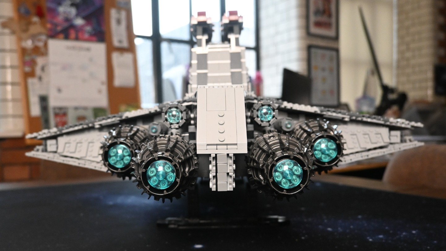Image of the Lego Star Wars Venator-Class Republic Attack Cruiser. Rear view of the Lego Star Wars Venator showing off the ion thrusters.
