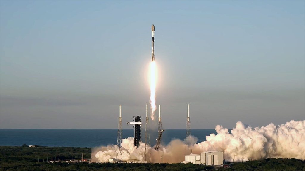 SpaceX launches Starlink satellites from Florida on worldwide 300th orbital flight of 2025 (video)_693b74dadf55c.jpeg