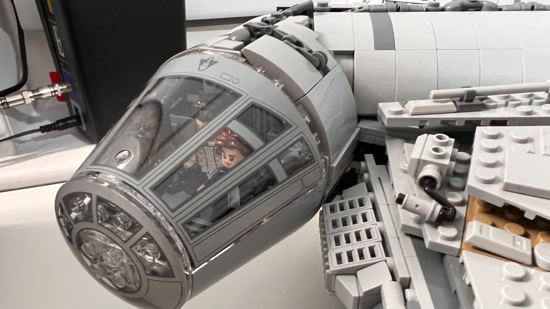 Lego Star Wars UCS Millennium Falcon 75192_Close up of cockpit