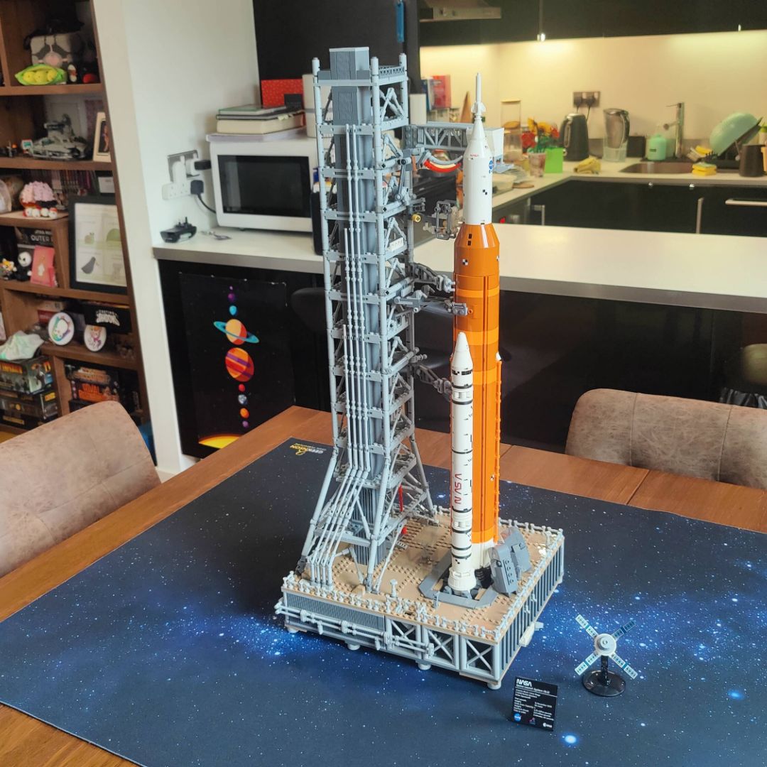 Lego NASA Artemis Space Launch System
