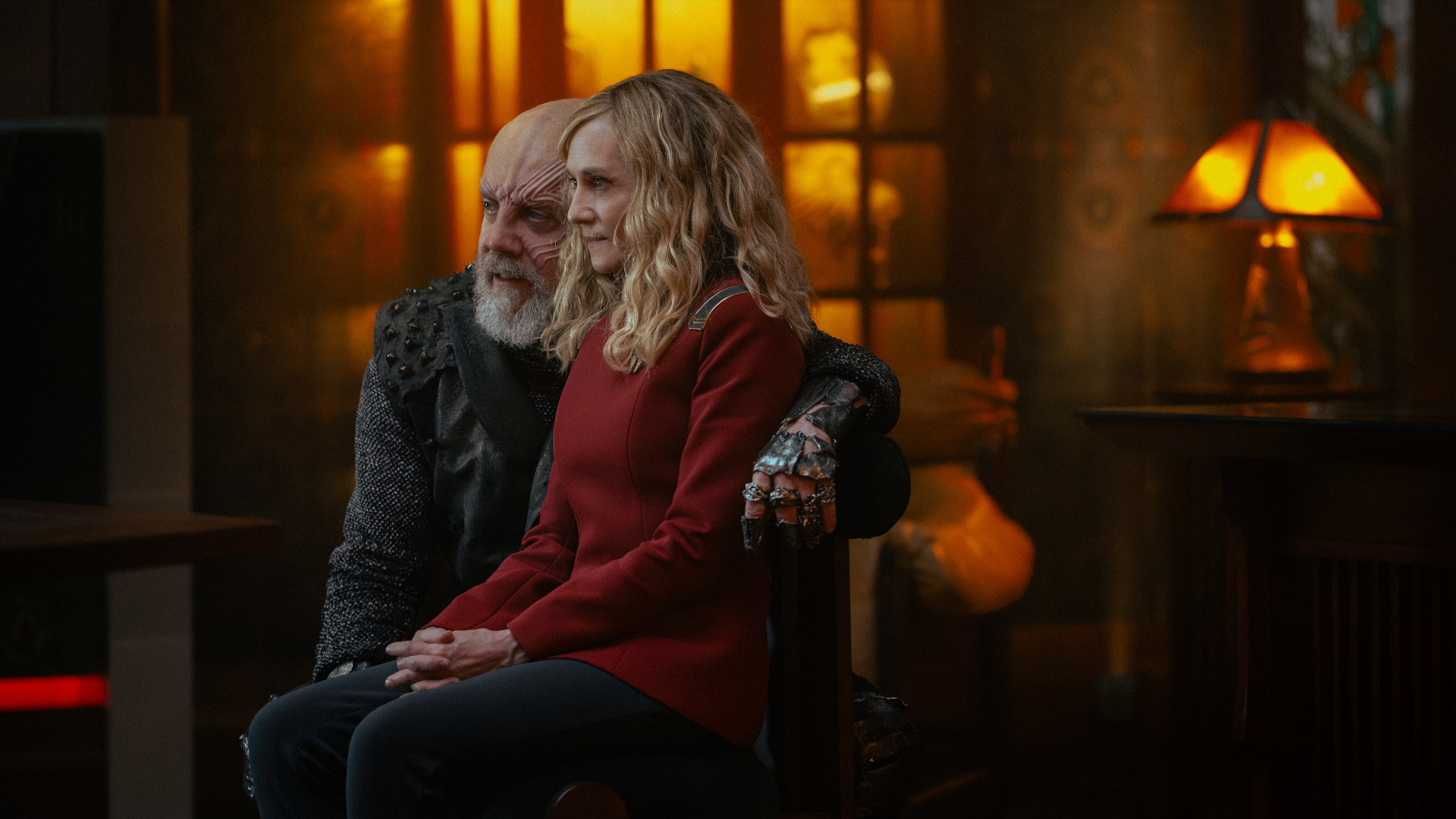 L-R: Paul Giamatti as Nus Braka and Holly Hunter as Captain Nahla Ake in season 1, episode 6, of Star Trek: Starfleet Academy streaming on Paramount+. Photo Credit: Brooke Palmer/Paramount+