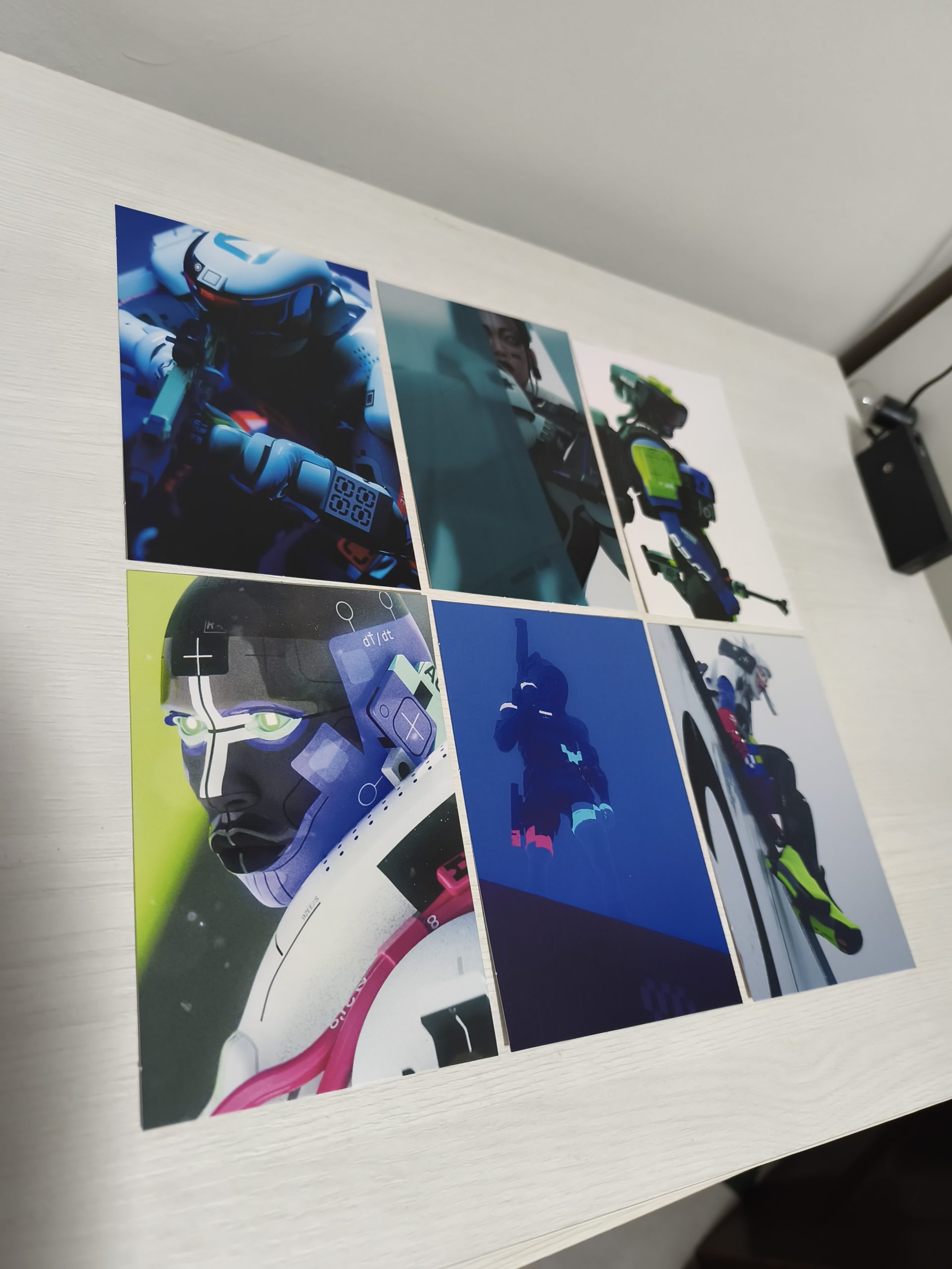 The postcards and lenticular poster included in the Marathon Collector's Edition