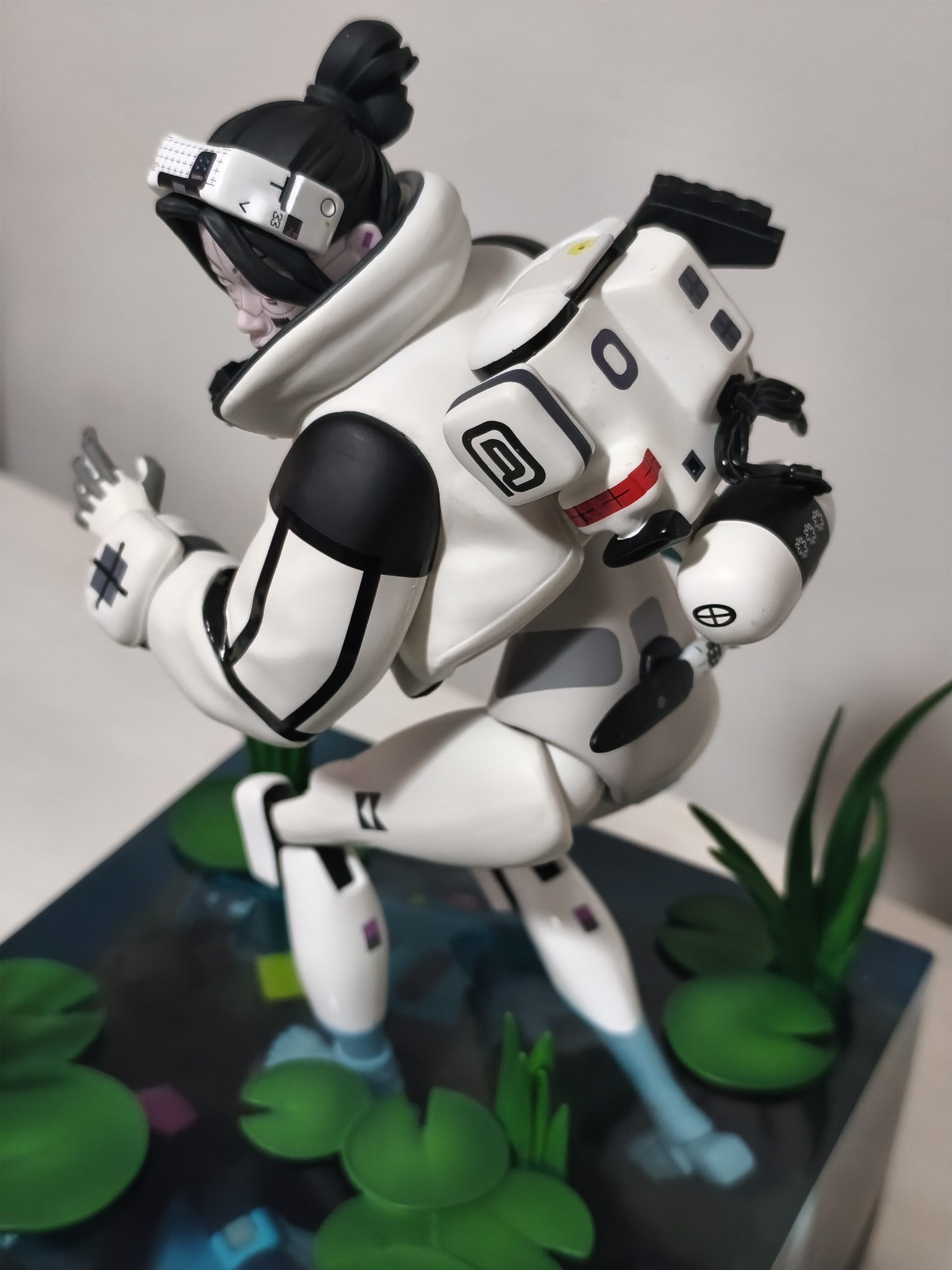 The 1/6th Scale Thief Statue included in the Marathon’s Collector’s Edition.