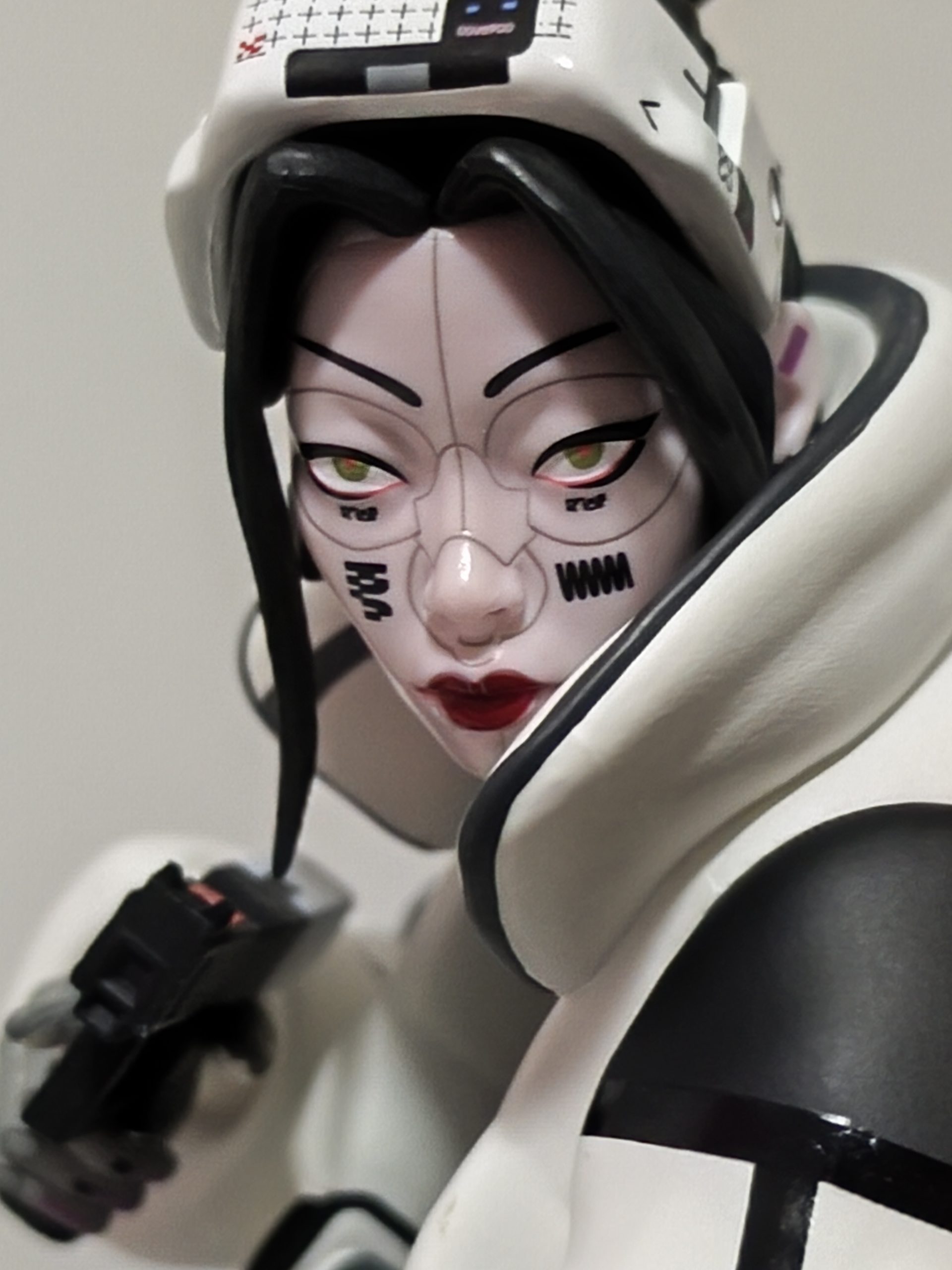 The 1/6th Scale Thief Statue included in the Marathon’s Collector’s Edition.