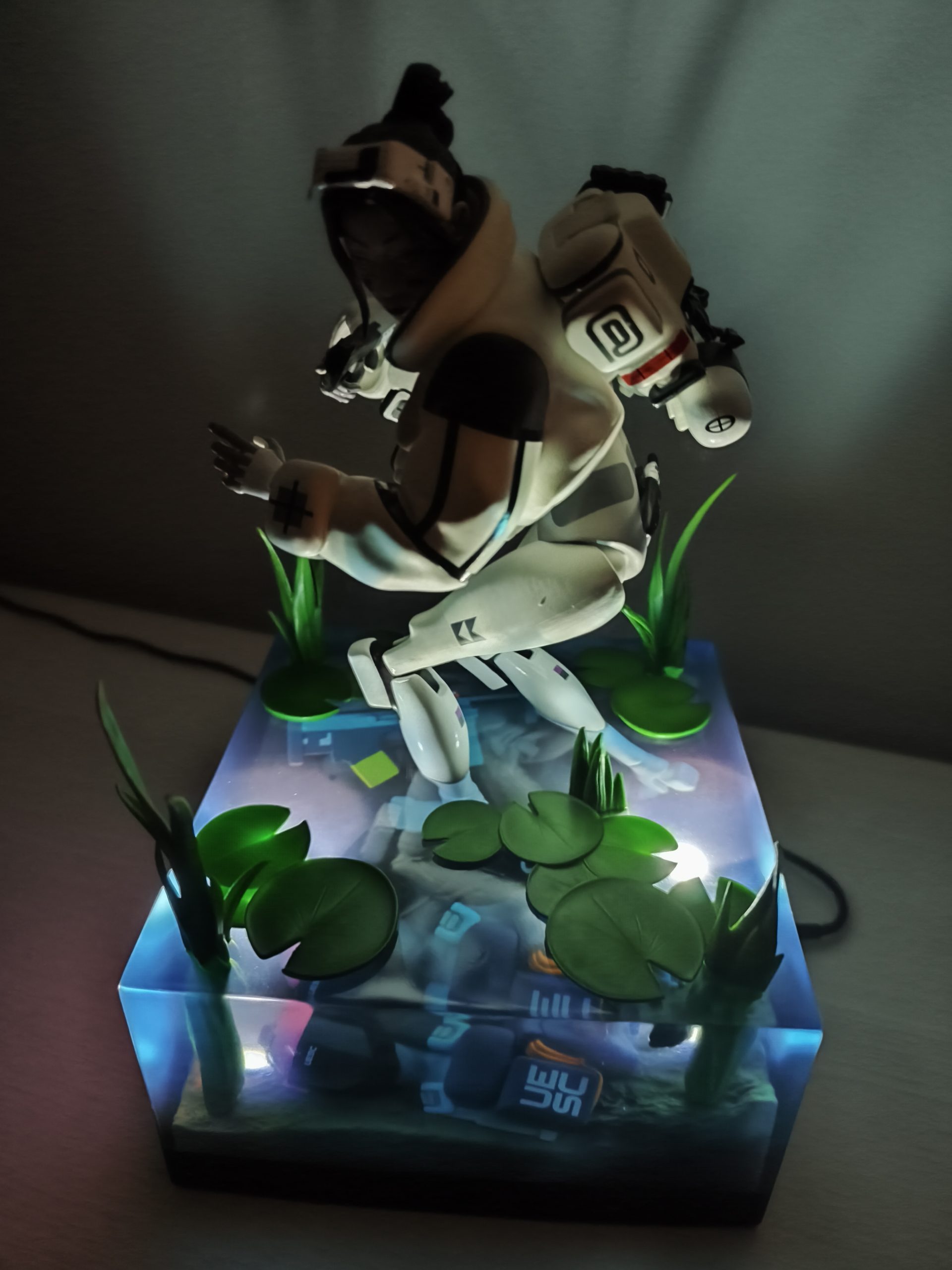 The 1/6th Scale Thief Statue included in the Marathon’s Collector’s Edition.