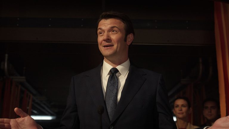 ‘For All Mankind’s’ Costa Ronin on ruling Mars, honoring cosmonaut history, and learning to tie his tie (interview)_6a11aecf0942b.jpeg