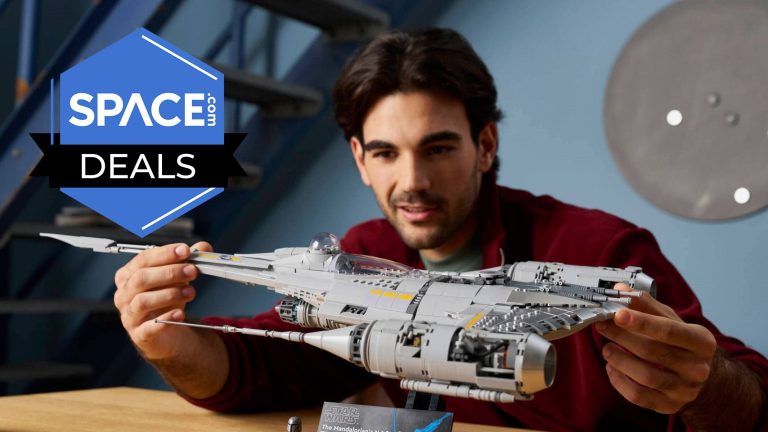 New for Star Wars Day, grab this Lego Star Wars model of The Mandalorian’s coolest ship and get the Darksaber for free_69fde8748d03b.jpeg
