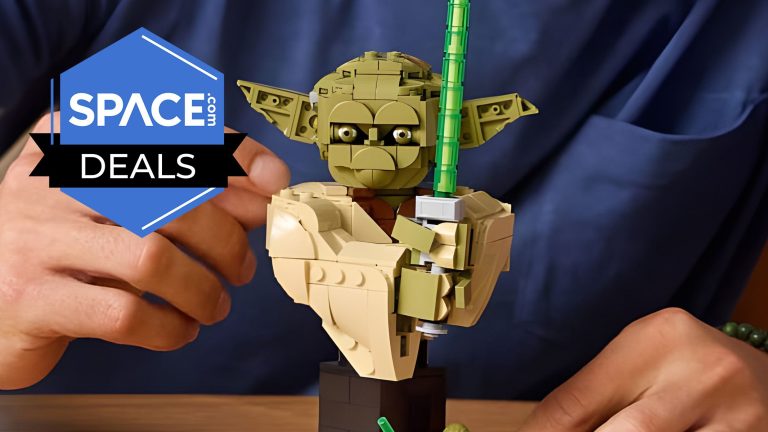 New this month, this Lego Star Wars Yoda bust would terrify Darth Vader and I have to have it_69fde86a7f740.jpeg